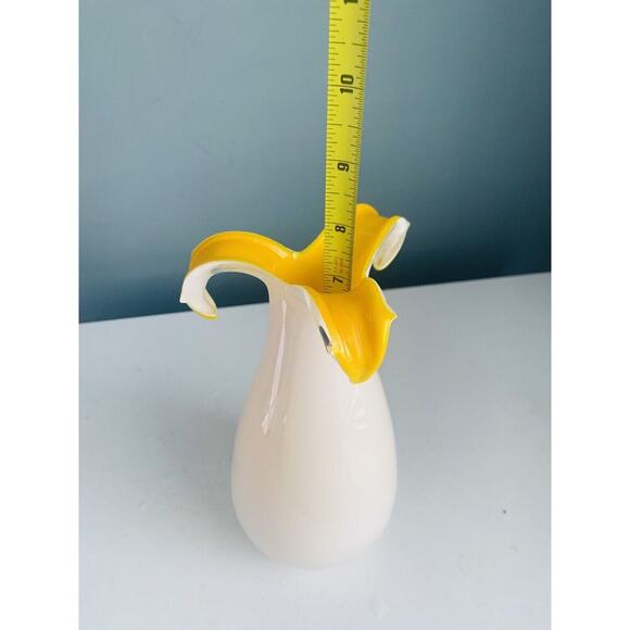 Gorgeous Design Cased Glass Vase White Yellow Petals Flower Floral Home Decor - Picture 8 of 14